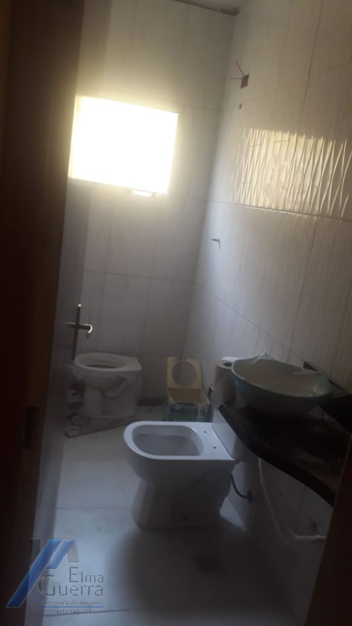 Ubatuba, Jardim samambaia - Casa nova com 03 dormitórios, sendo 01 suite.