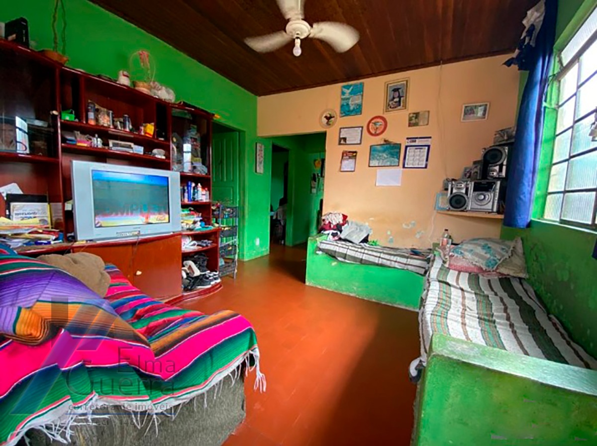 Ubatuba, Centro - Casa em corredor comercial com 02 dormitorios e terreno de 374 m2, documento de escritura.