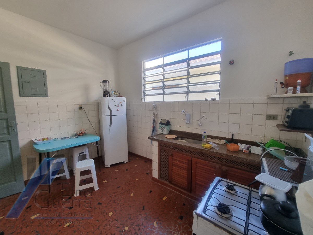 Ubatuba, Cento - Bela casa com 03 dormitórios, terreno de 422 m2 com edícula.
