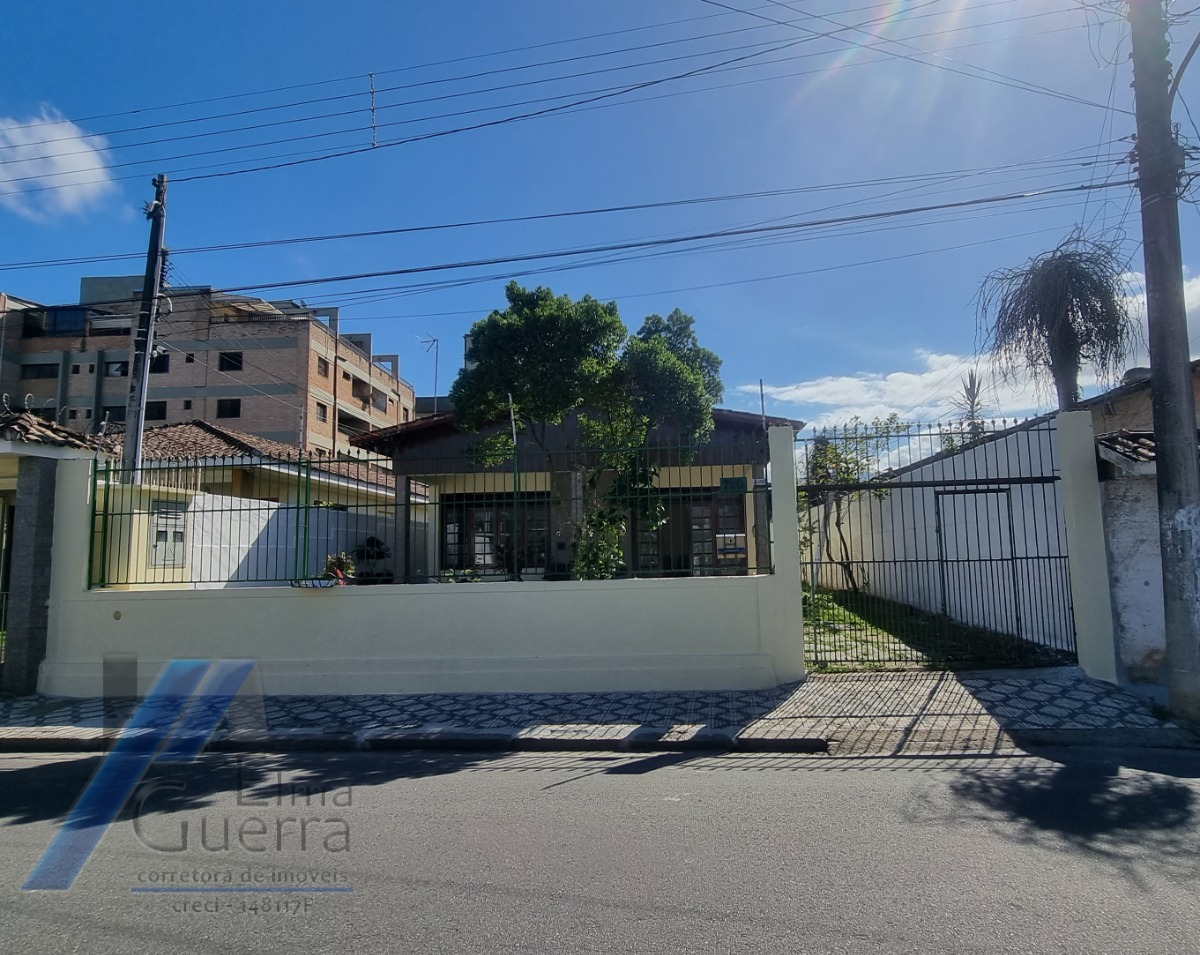 Ubatuba, Cento - Bela casa com 03 dormitórios, terreno de 422 m2 com edícula.