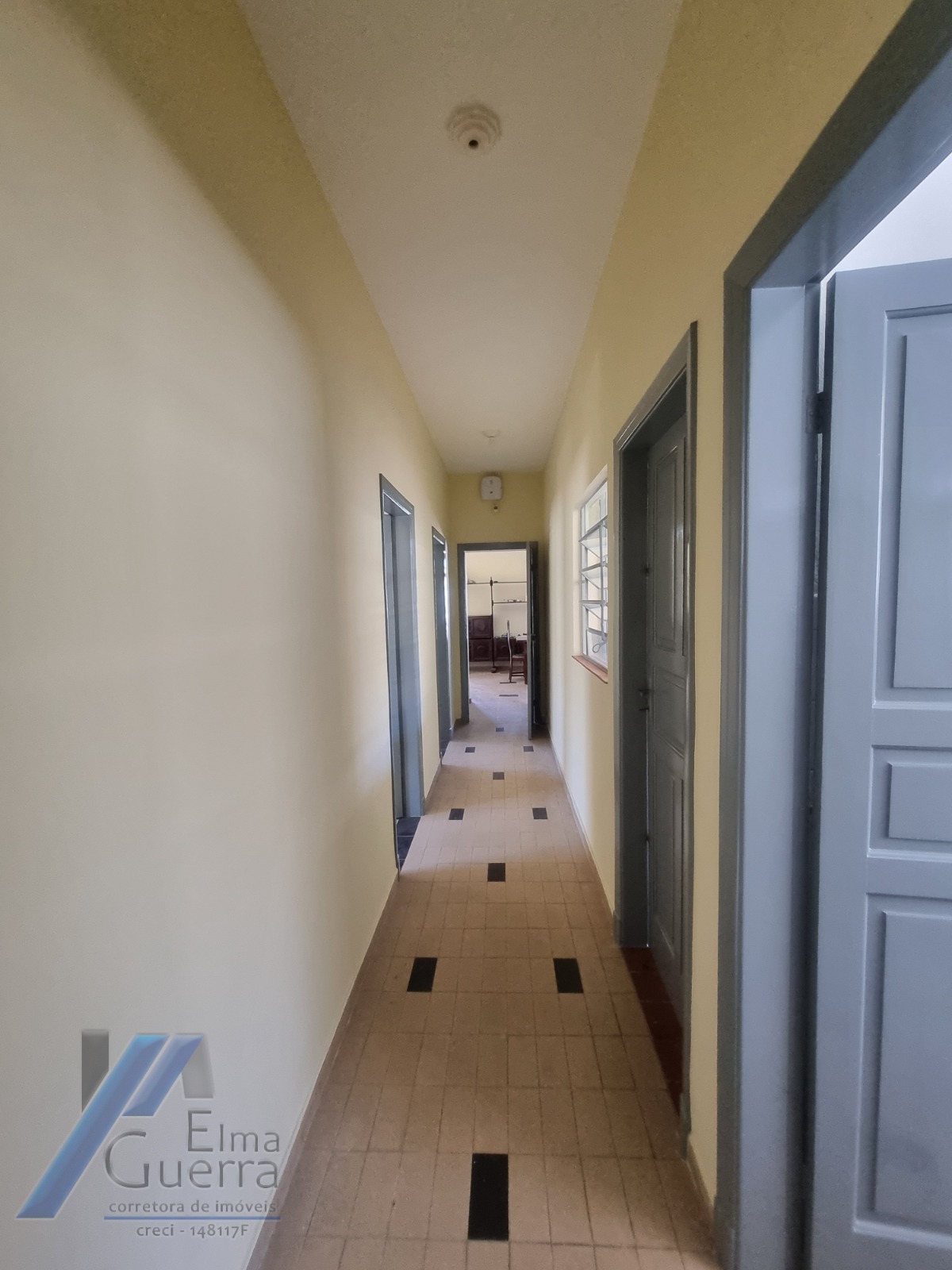 Ubatuba, Cento - Bela casa com 03 dormitórios, terreno de 422 m2 com edícula.