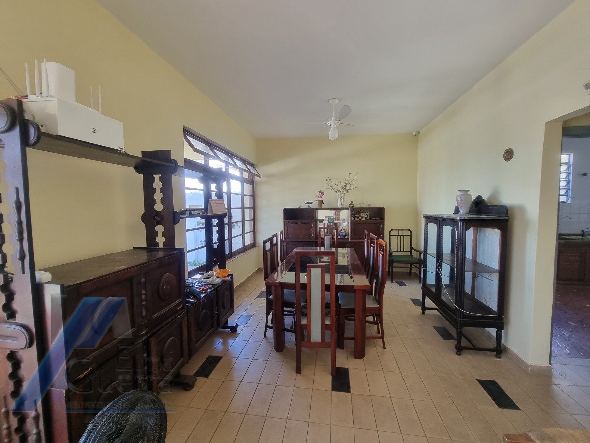 Ubatuba, Cento - Bela casa com 03 dormitórios, terreno de 422 m2 com edícula.