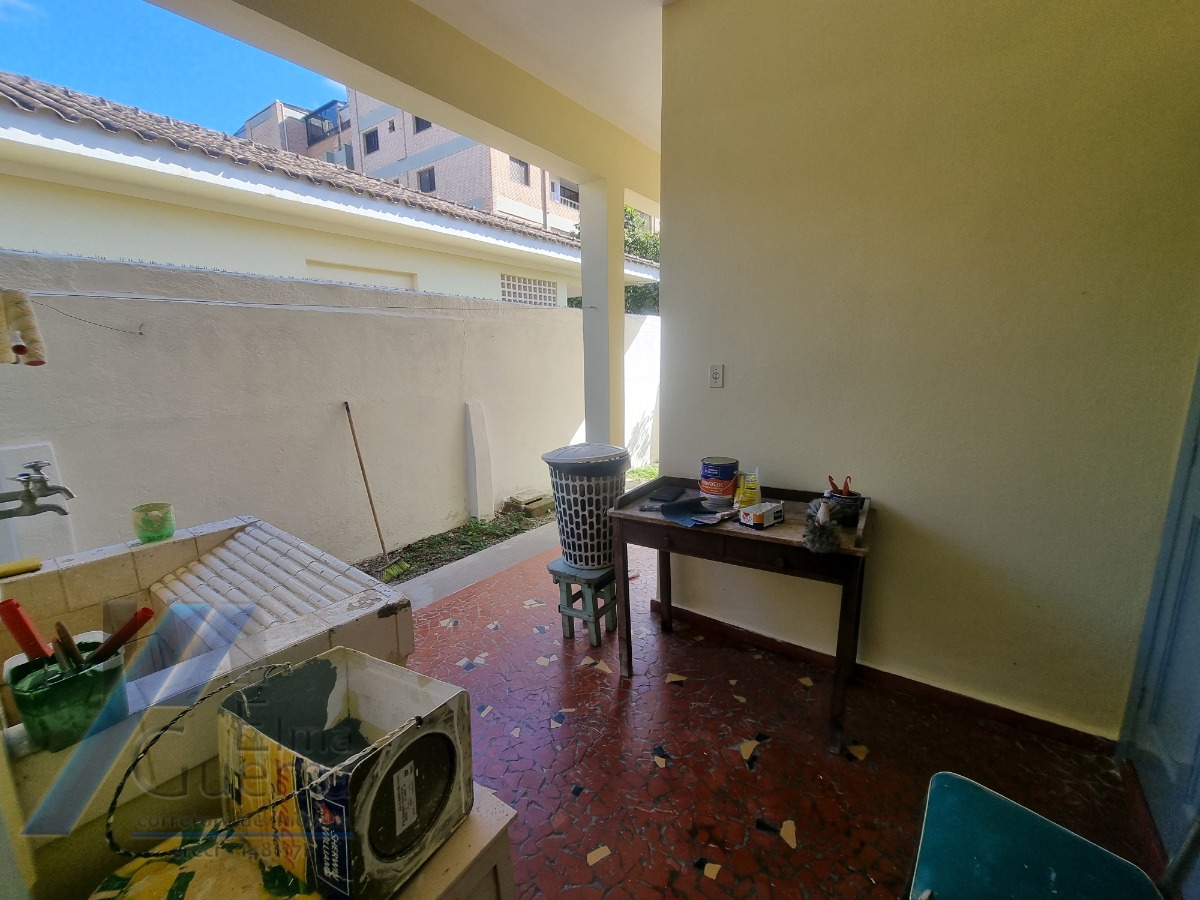 Ubatuba, Cento - Bela casa com 03 dormitórios, terreno de 422 m2 com edícula.