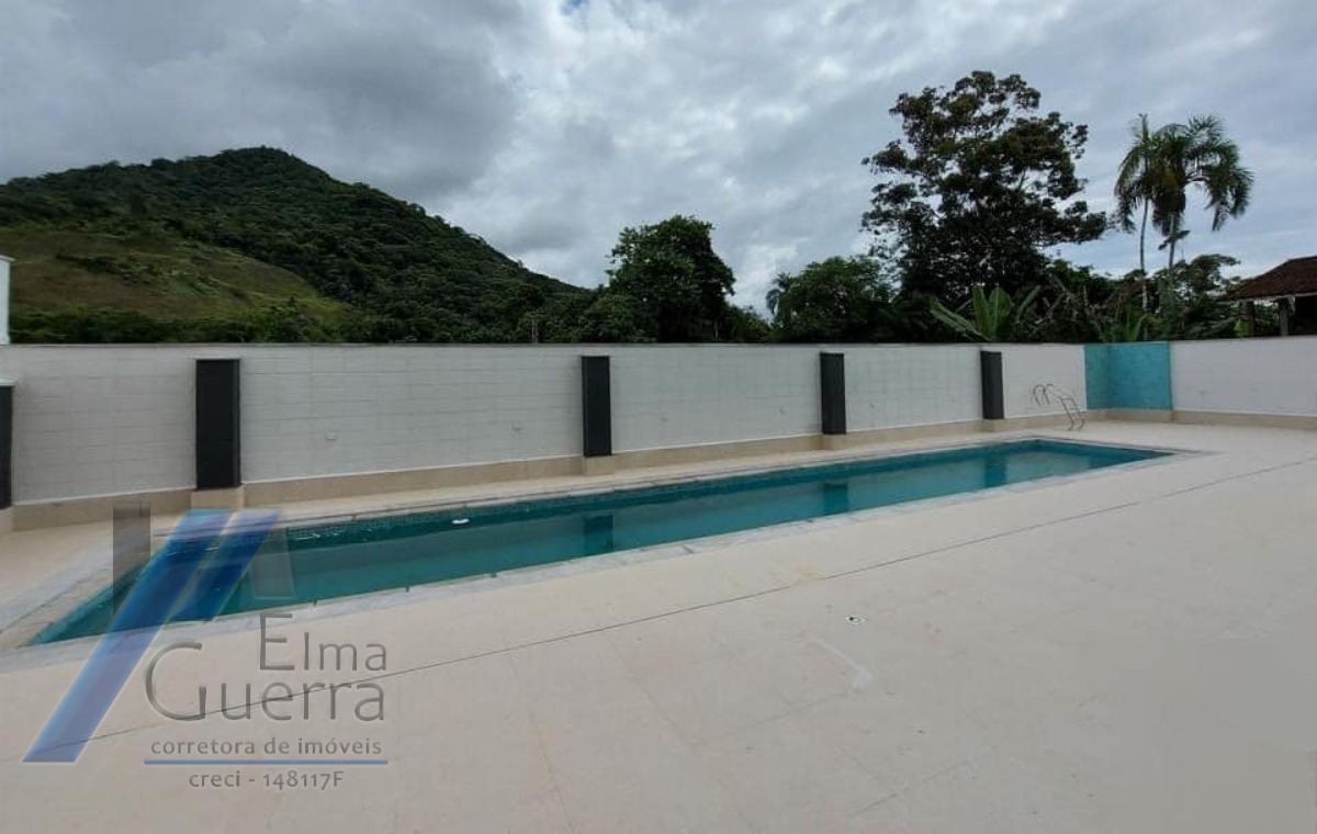 Ubatuba, Centro - Apartamento cobertura com 02 dormitórios, sendo 01 suíte e area de lazer.