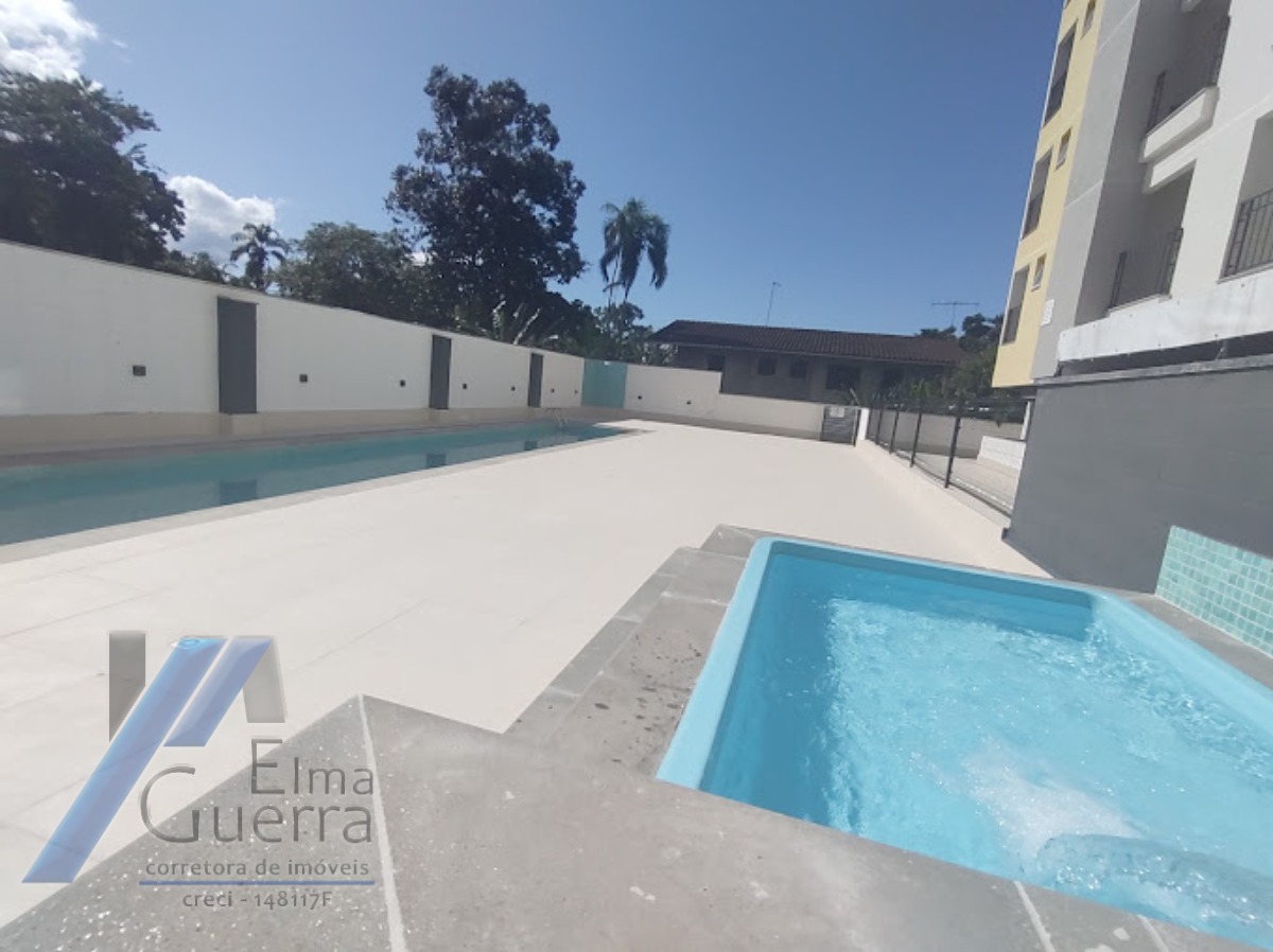 Ubatuba, Centro - Apartamento cobertura com 02 dormitórios, sendo 01 suíte e area de lazer.