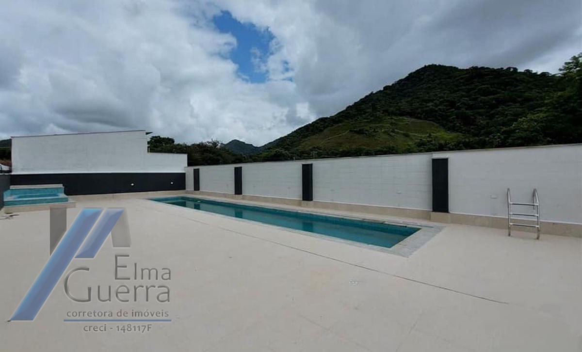 Ubatuba, Centro - Apartamento cobertura com 02 dormitórios, sendo 01 suíte e area de lazer.