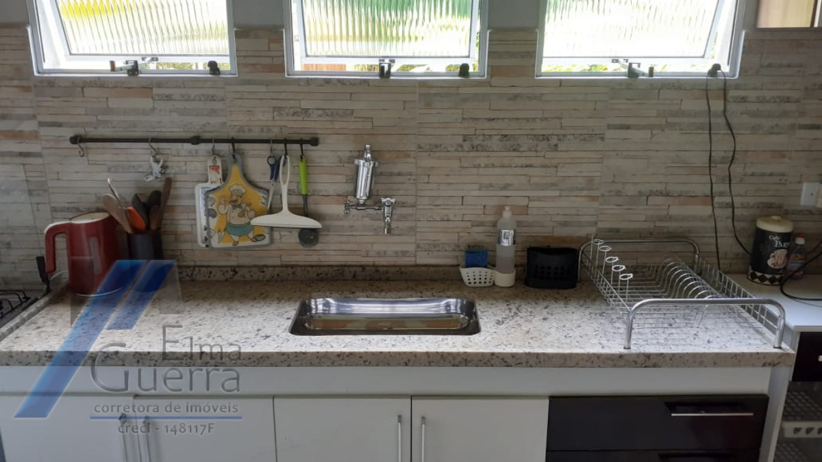 Casa à venda com 2 quartos, 67m² - Foto 8