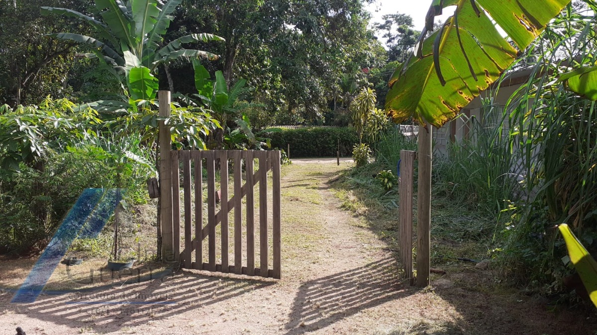 Casa à venda com 2 quartos, 67m² - Foto 1