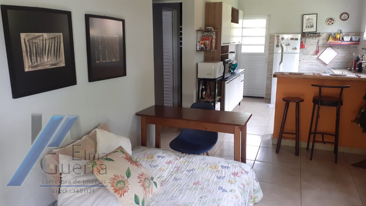 Casa à venda com 2 quartos, 67m² - Foto 2