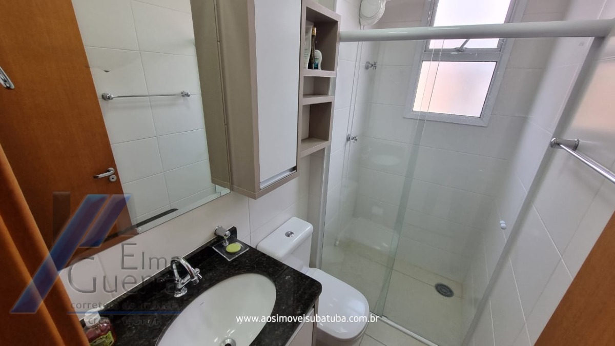 Ubatuba, Praia das Toninhas - Apartamento com 2 dormitórios sendo 01 suite, com área de lazer.