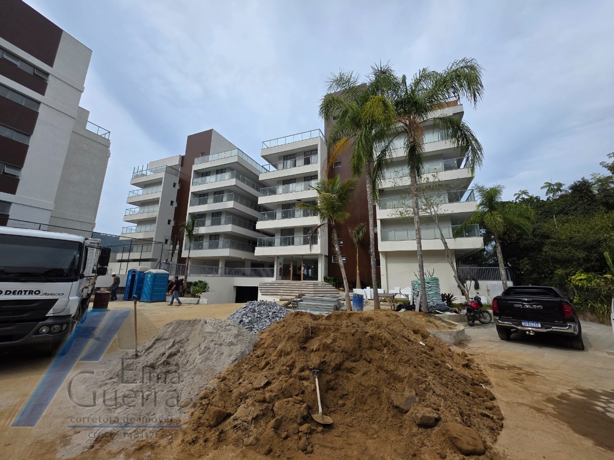 Ubatuba - Enseada. Empreendimento em construção, frente mar, com 02 suítes.!
