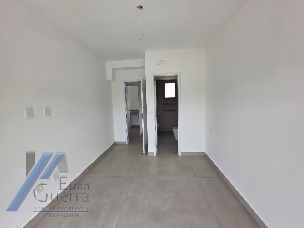 Ubatuba - Enseada. Empreendimento em construção, frente mar, com 02 suítes.!