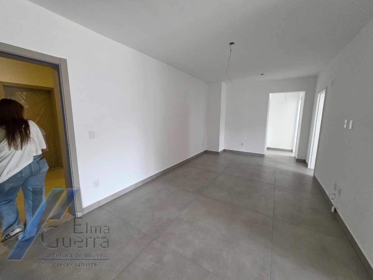 Ubatuba - Enseada. Empreendimento em construção, frente mar, com 02 suítes.!