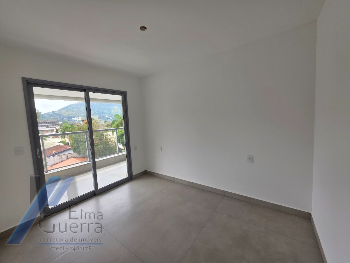 Ubatuba - Enseada. Empreendimento em construção, frente mar, com 02 suítes.!