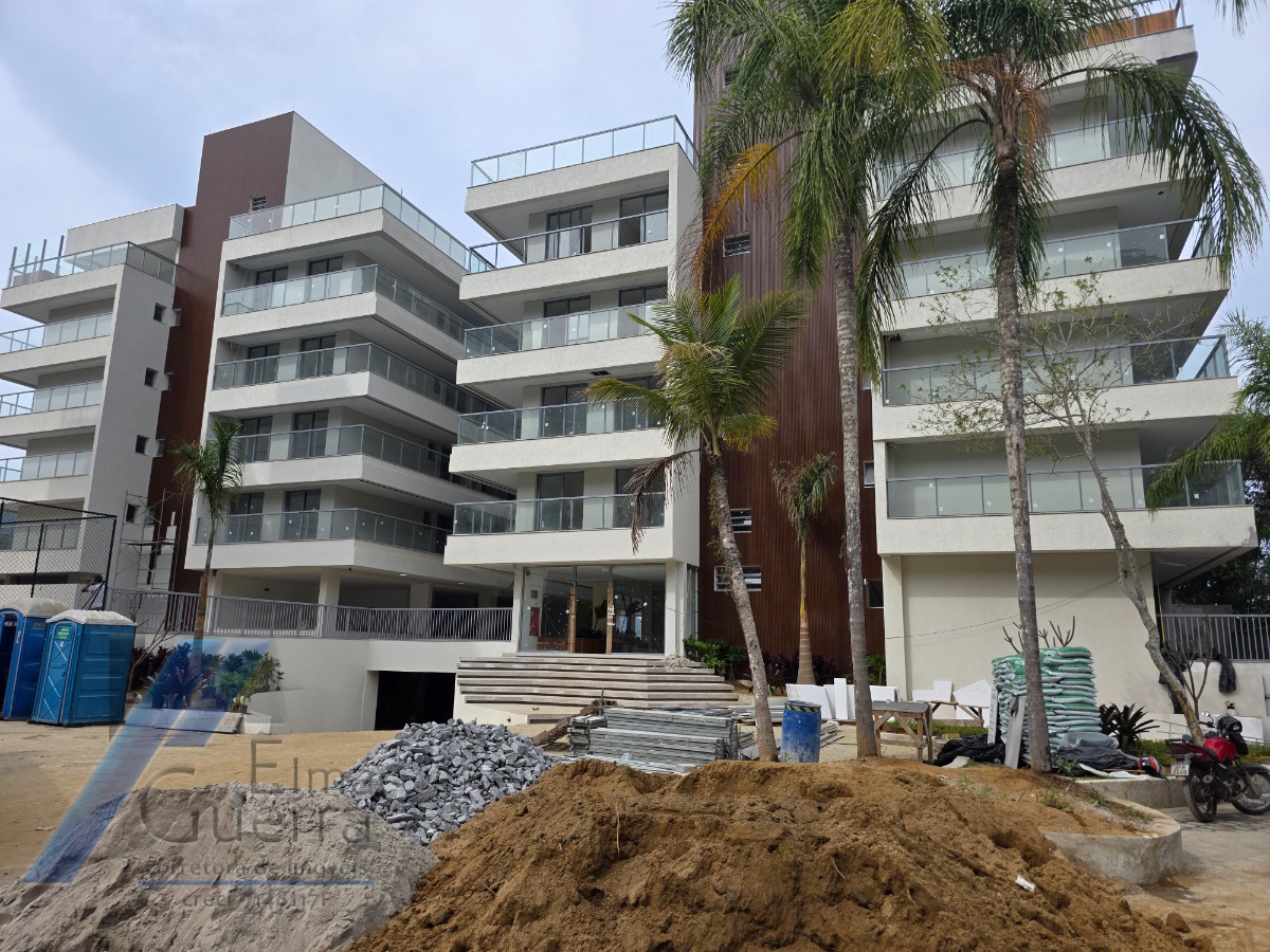 Ubatuba - Enseada. Empreendimento em construção, frente mar, com 02 suítes.!