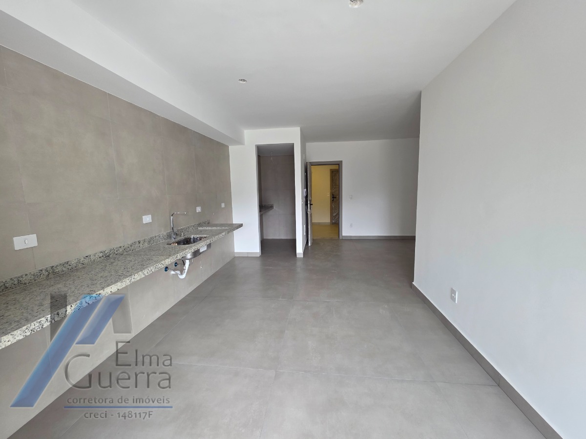 Ubatuba - Enseada. Empreendimento em construção, frente mar, com 02 suítes.!