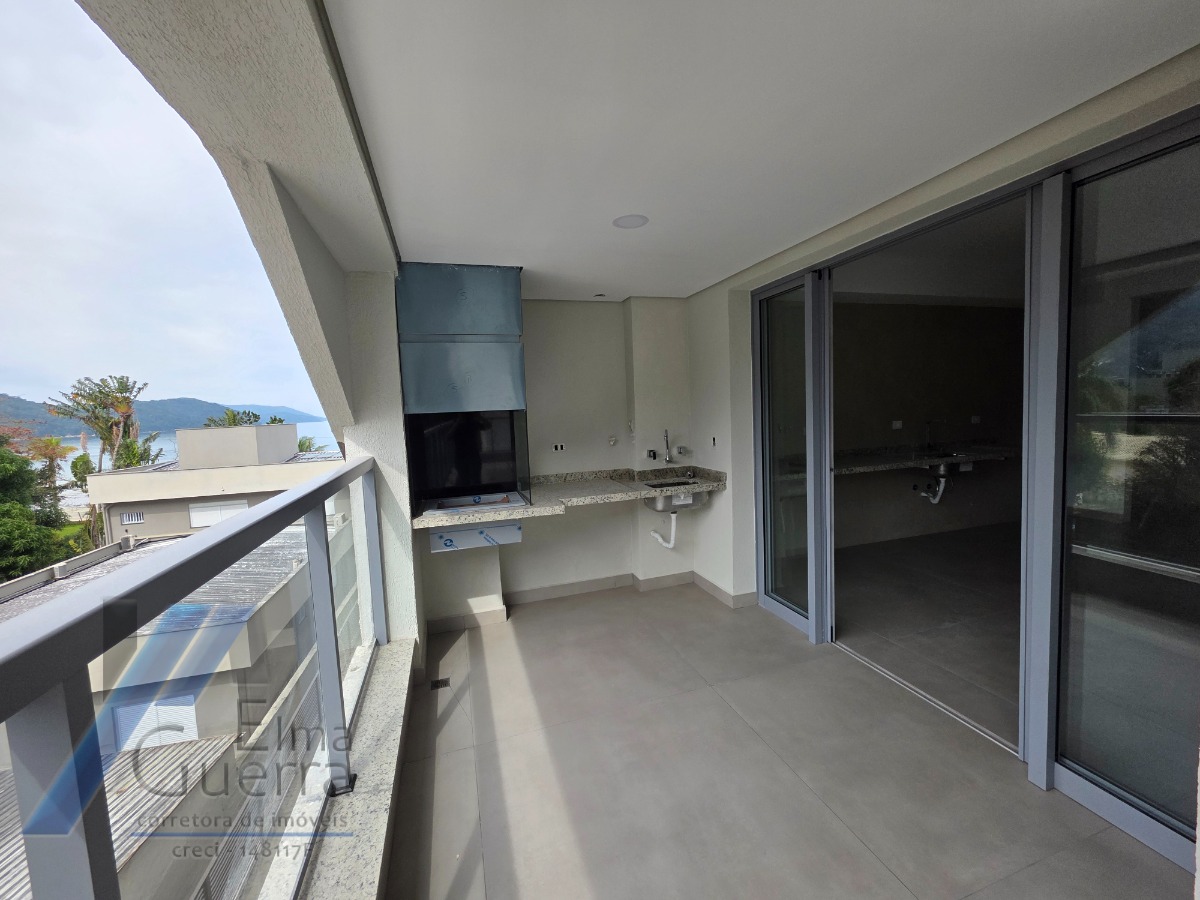 Ubatuba - Enseada. Empreendimento em construção, frente mar, com 02 suítes.!
