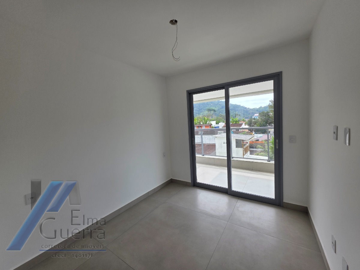 Ubatuba - Enseada. Empreendimento em construção, frente mar, com 02 suítes.!