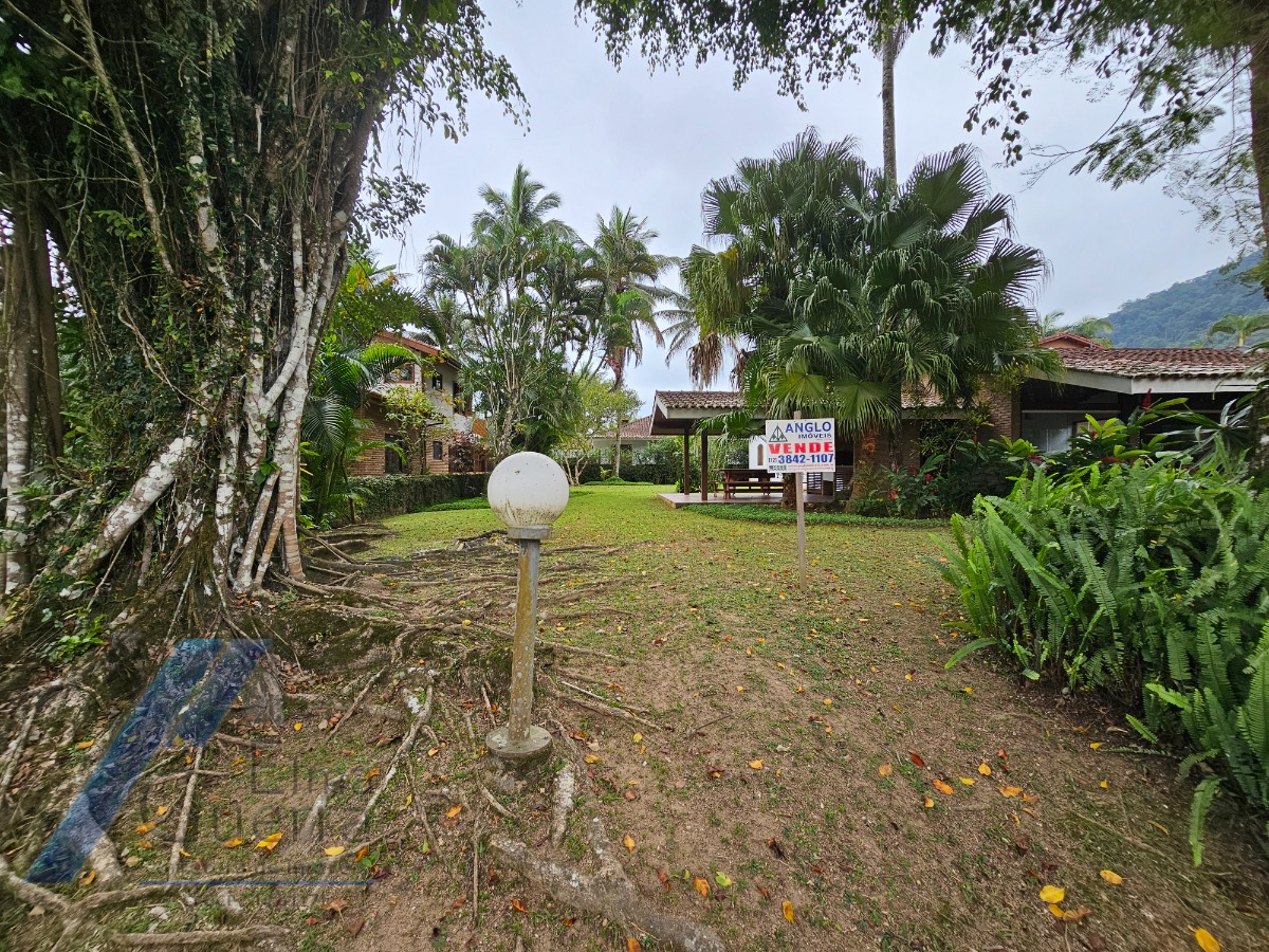 Casa à venda com 3 quartos, 191m² - Foto 2
