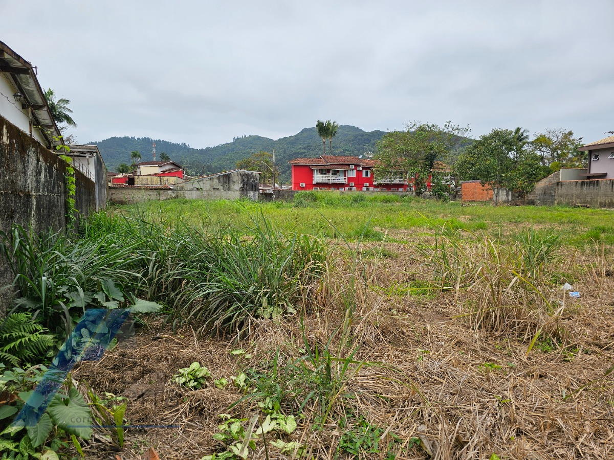 Ubatuba, Lázaro - Terreno com 2.932 m2, documentação de escritura, a 100 metros da praia.