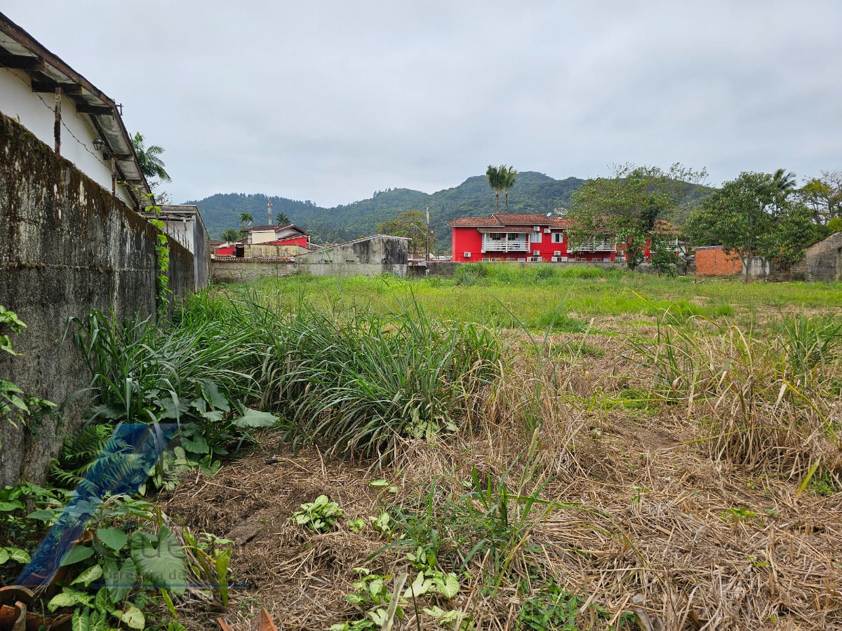 Ubatuba, Lázaro - Terreno com 2.932 m2, documentação de escritura, a 100 metros da praia.