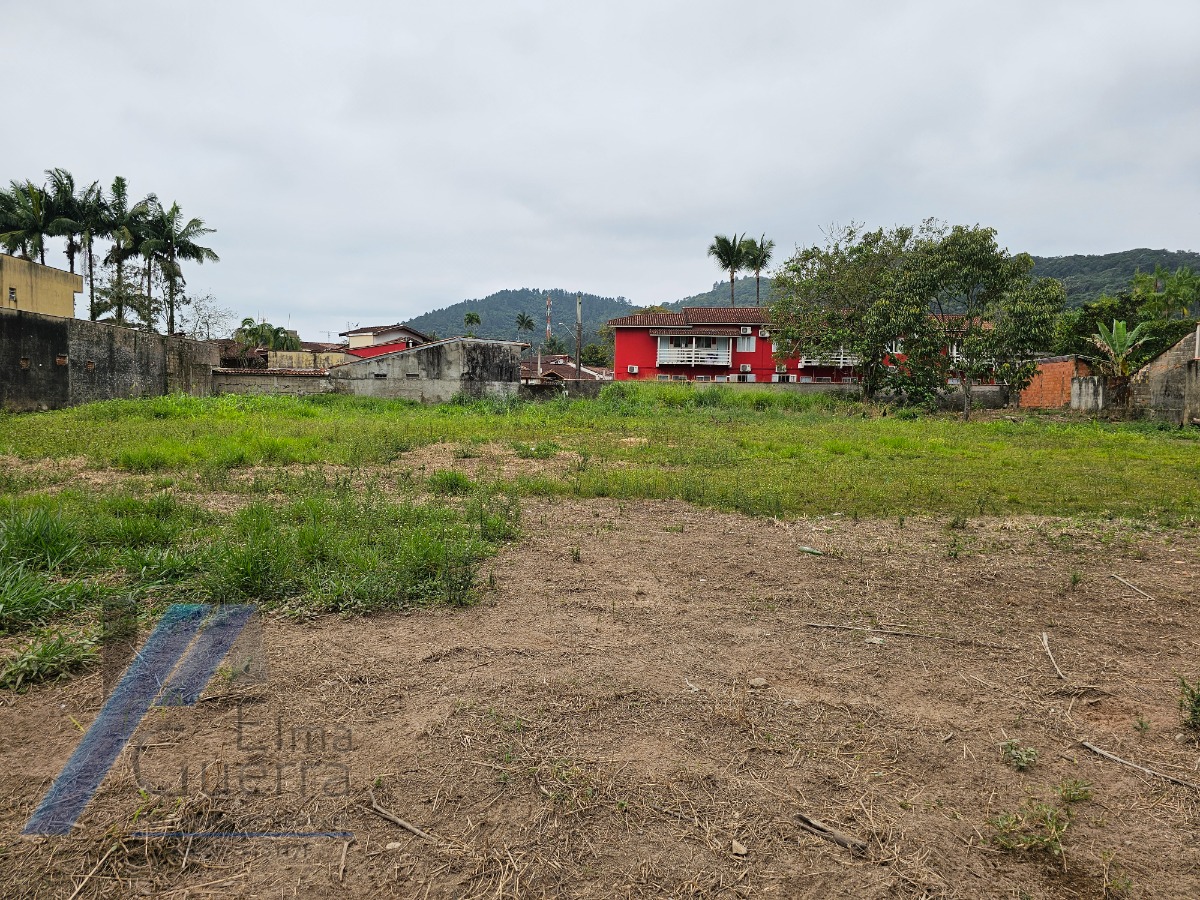 Ubatuba, Lázaro - Terreno com 2.932 m2, documentação de escritura, a 100 metros da praia.