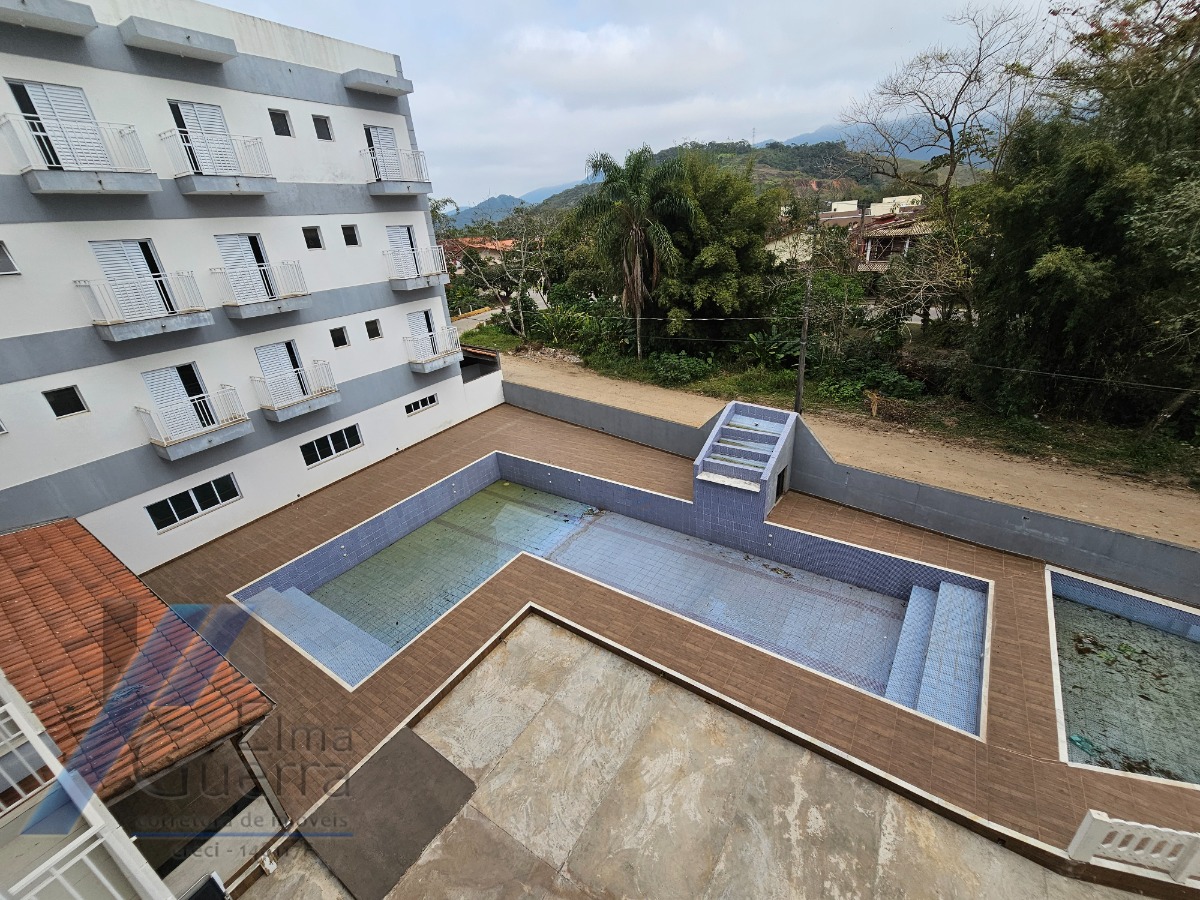 Ubatuba, Praia da Maranduba - Hotel à 500 metros do mar com 38 Suítes, com área de lazer.