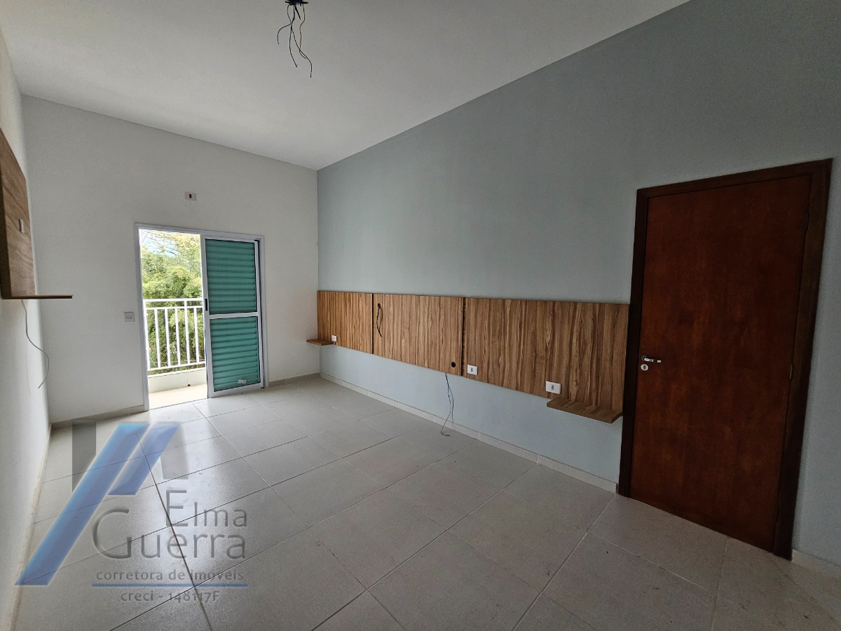 Ubatuba, Praia da Maranduba - Hotel à 500 metros do mar com 38 Suítes, com área de lazer.