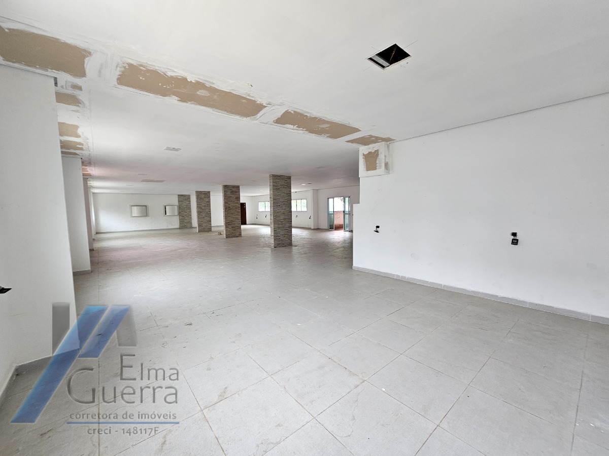 Ubatuba, Praia da Maranduba - Hotel à 500 metros do mar com 38 Suítes, com área de lazer.