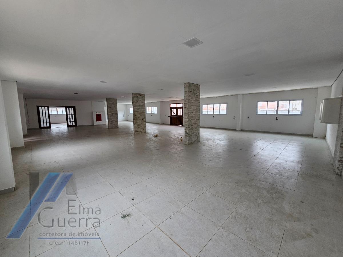 Ubatuba, Praia da Maranduba - Hotel à 500 metros do mar com 38 Suítes, com área de lazer.