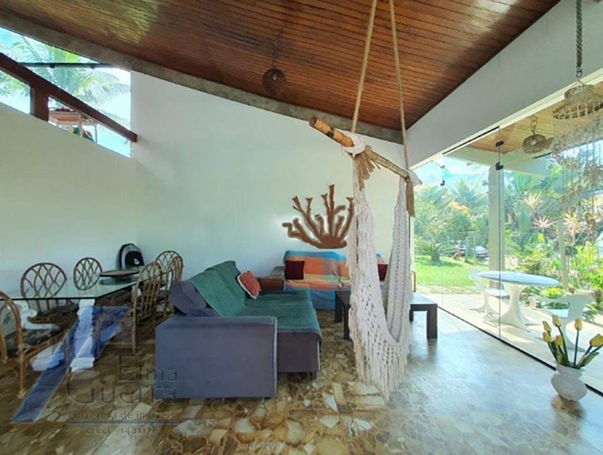 Ubatuba, Itamambuca - Casa com com 05 dormitorios sendo 04 suites com terreno 510 m2, à 100 metros do mar.