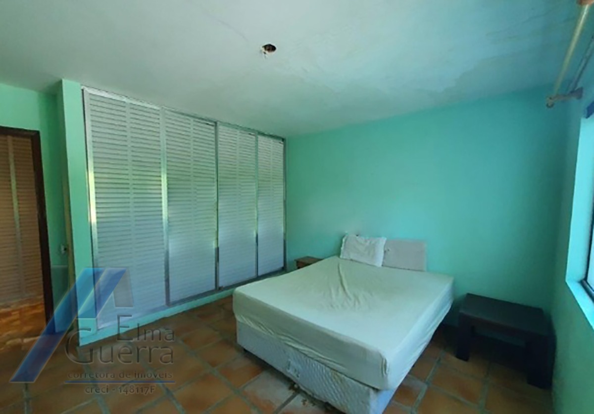 Ubatuba, Itamambuca - Casa com com 05 dormitorios sendo 04 suites com terreno 510 m2, à 100 metros do mar.