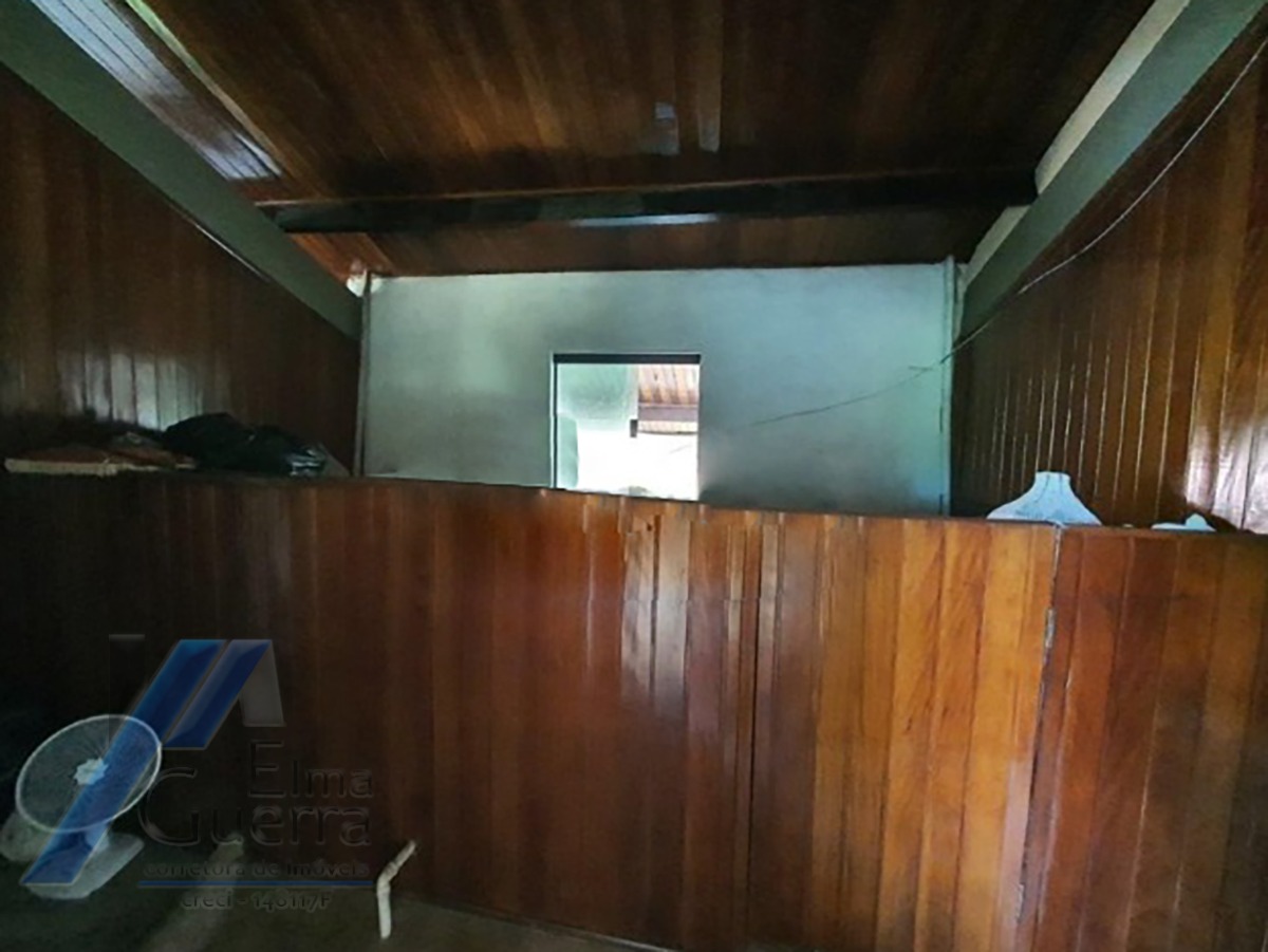 Ubatuba, Itamambuca - Casa com com 05 dormitorios sendo 04 suites com terreno 510 m2, à 100 metros do mar.