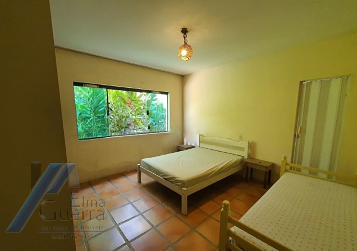 Ubatuba, Itamambuca - Casa com com 05 dormitorios sendo 04 suites com terreno 510 m2, à 100 metros do mar.