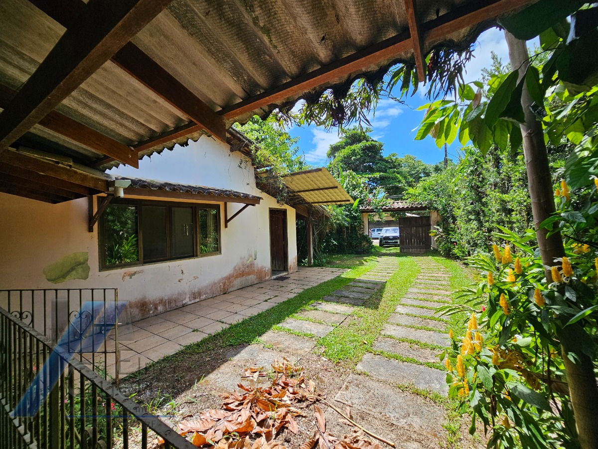 Ubatuba, Jardim Carolina - Casa com 714 m2 de terreno e área construída de 150m2, documentado.