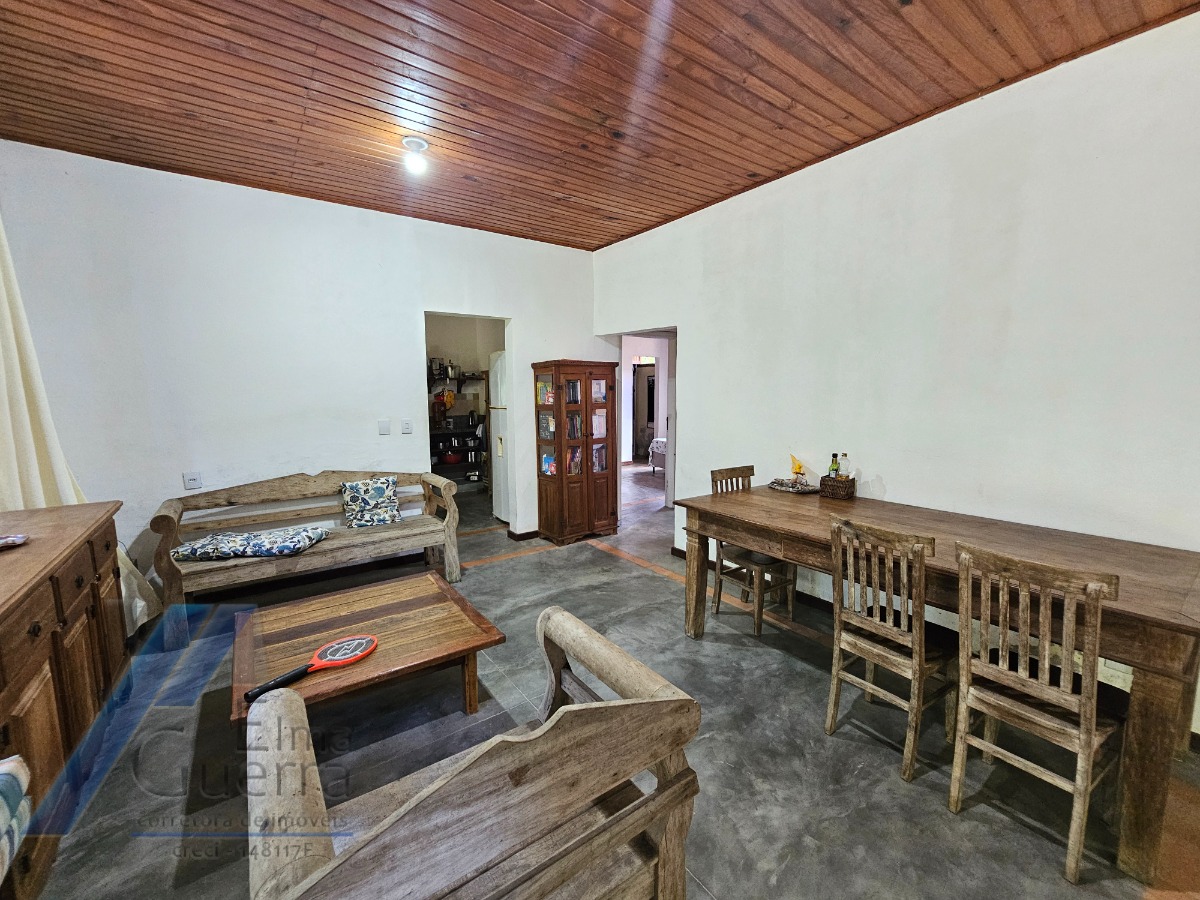 Ubatuba, Jardim Carolina - Casa com 714 m2 de terreno e área construída de 150m2, documentado.