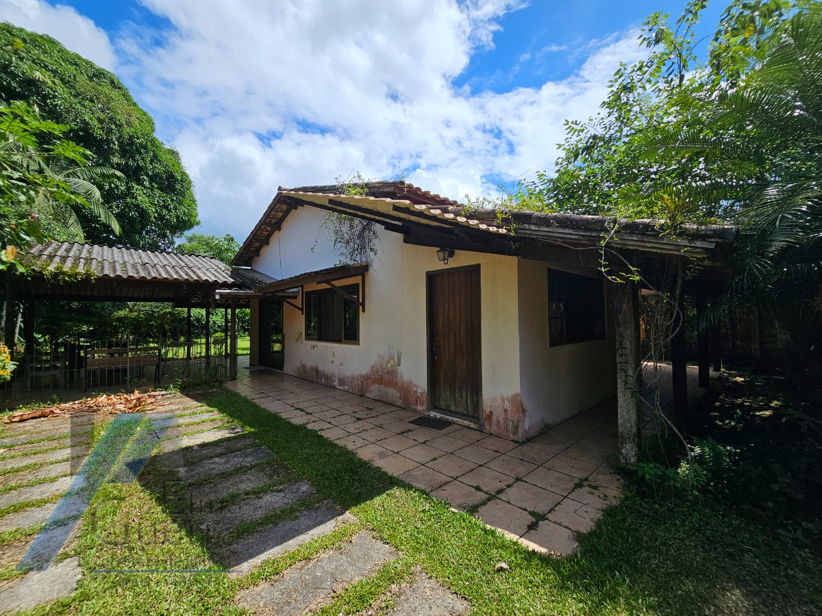 Ubatuba, Jardim Carolina - Casa com 714 m2 de terreno e área construída de 150m2, documentado.