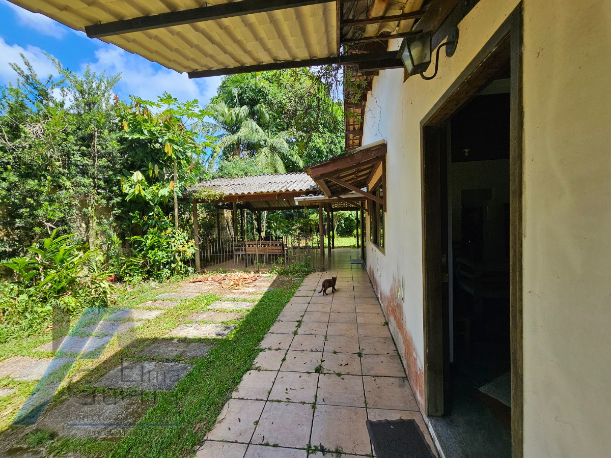 Ubatuba, Jardim Carolina - Casa com 714 m2 de terreno e área construída de 150m2, documentado.