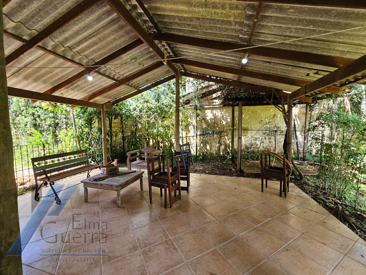 Ubatuba, Jardim Carolina - Casa com 714 m2 de terreno e área construída de 150m2, documentado.