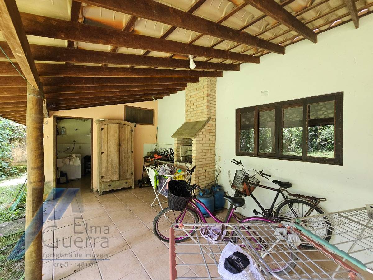 Ubatuba, Jardim Carolina - Casa com 714 m2 de terreno e área construída de 150m2, documentado.