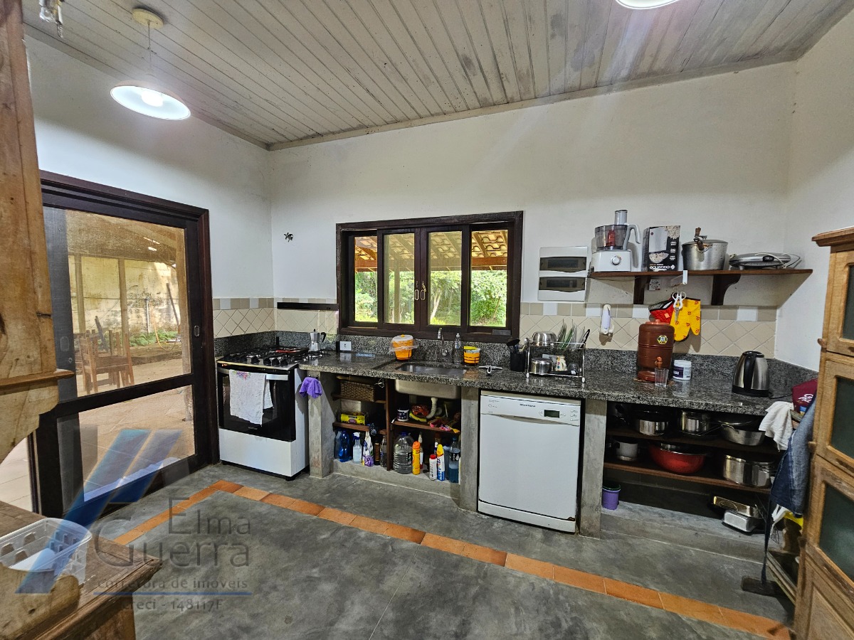 Ubatuba, Jardim Carolina - Casa com 714 m2 de terreno e área construída de 150m2, documentado.