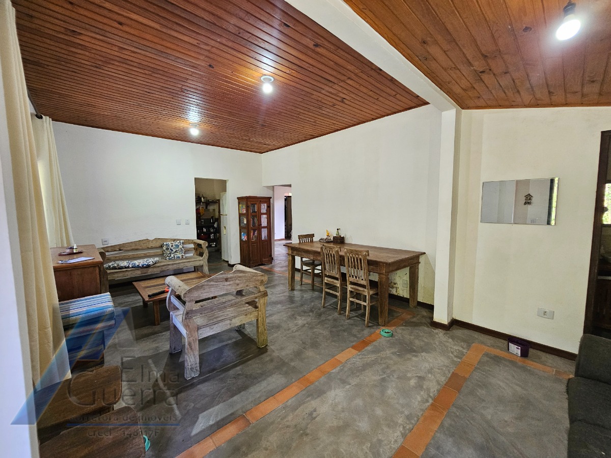 Ubatuba, Jardim Carolina - Casa com 714 m2 de terreno e área construída de 150m2, documentado.