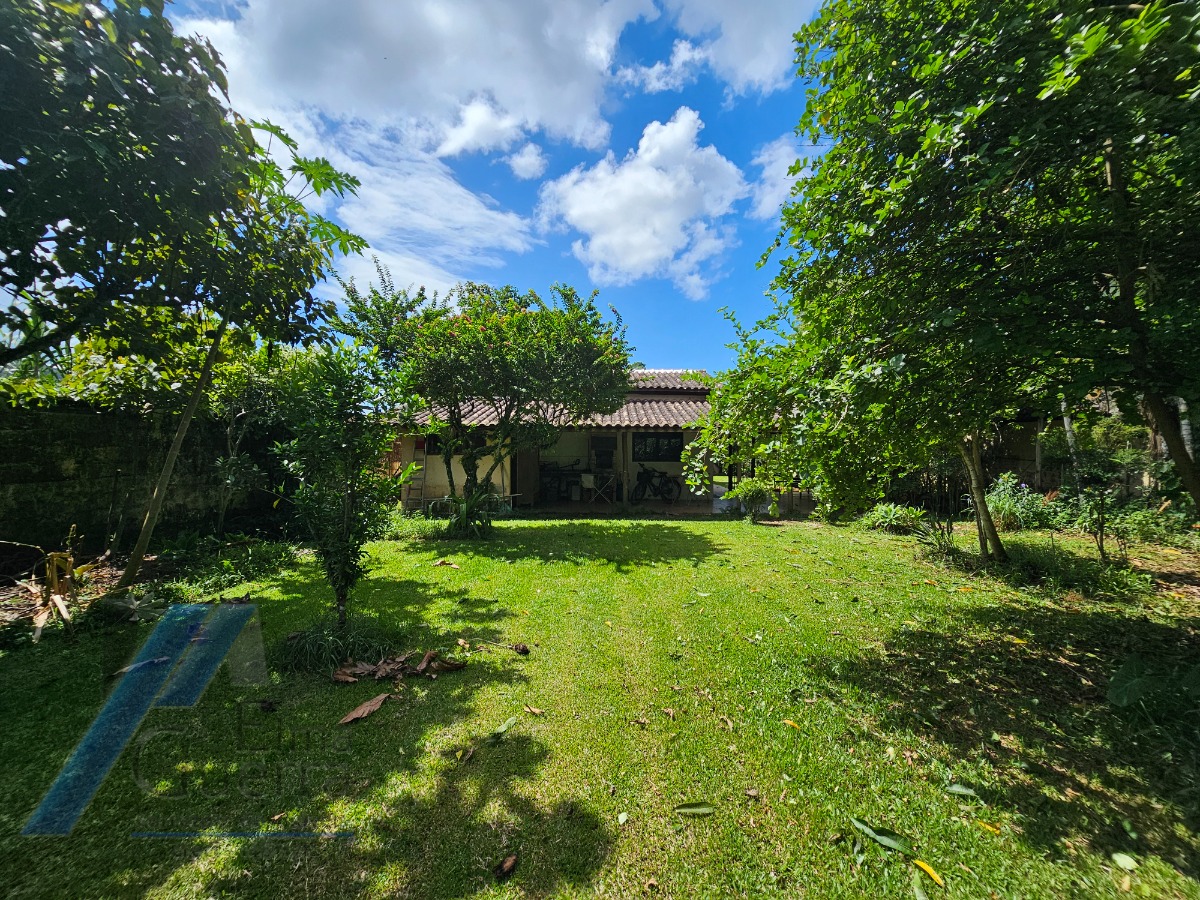 Ubatuba, Jardim Carolina - Casa com 714 m2 de terreno e área construída de 150m2, documentado.