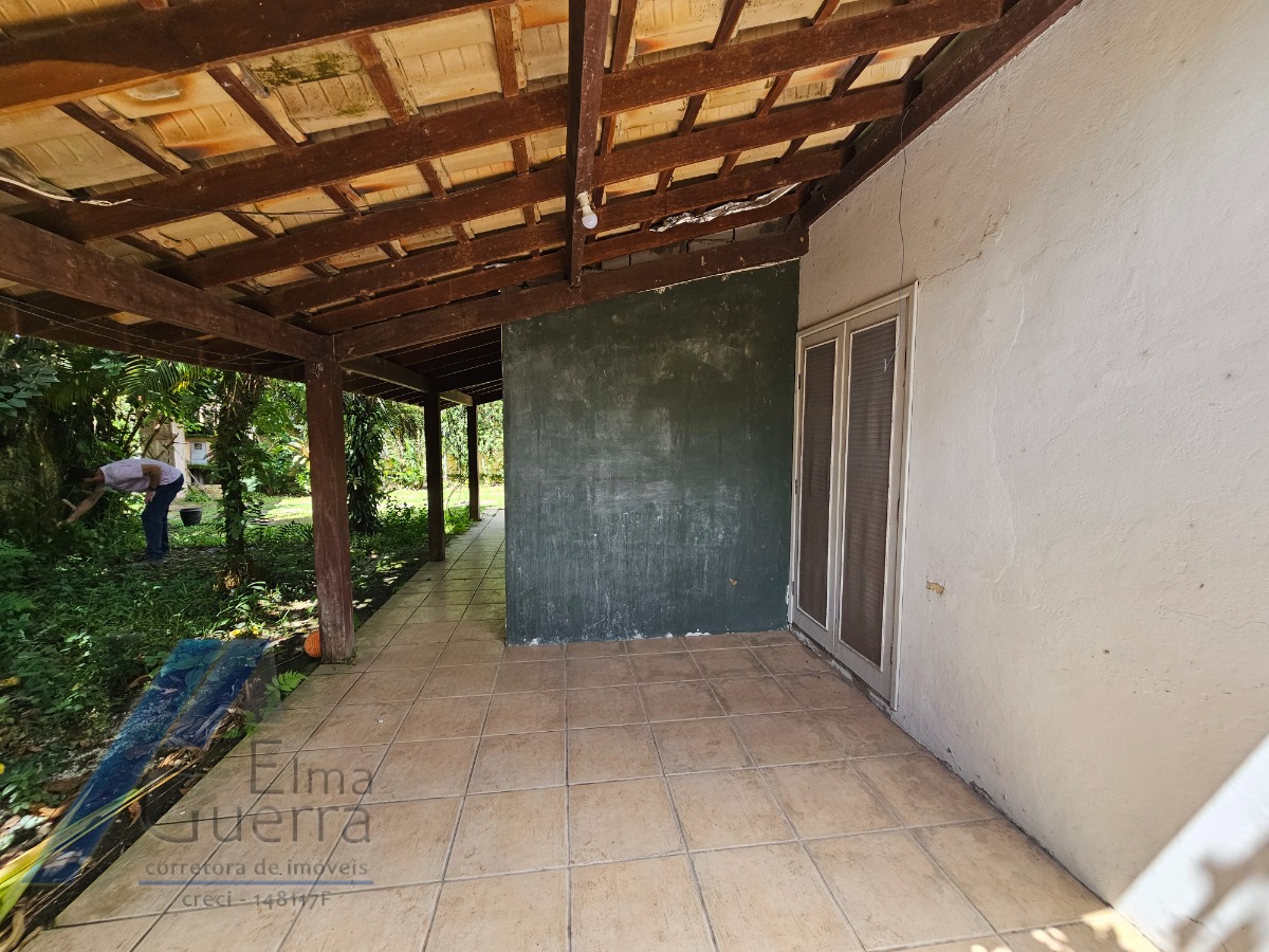 Ubatuba, Jardim Carolina - Casa com 714 m2 de terreno e área construída de 150m2, documentado.