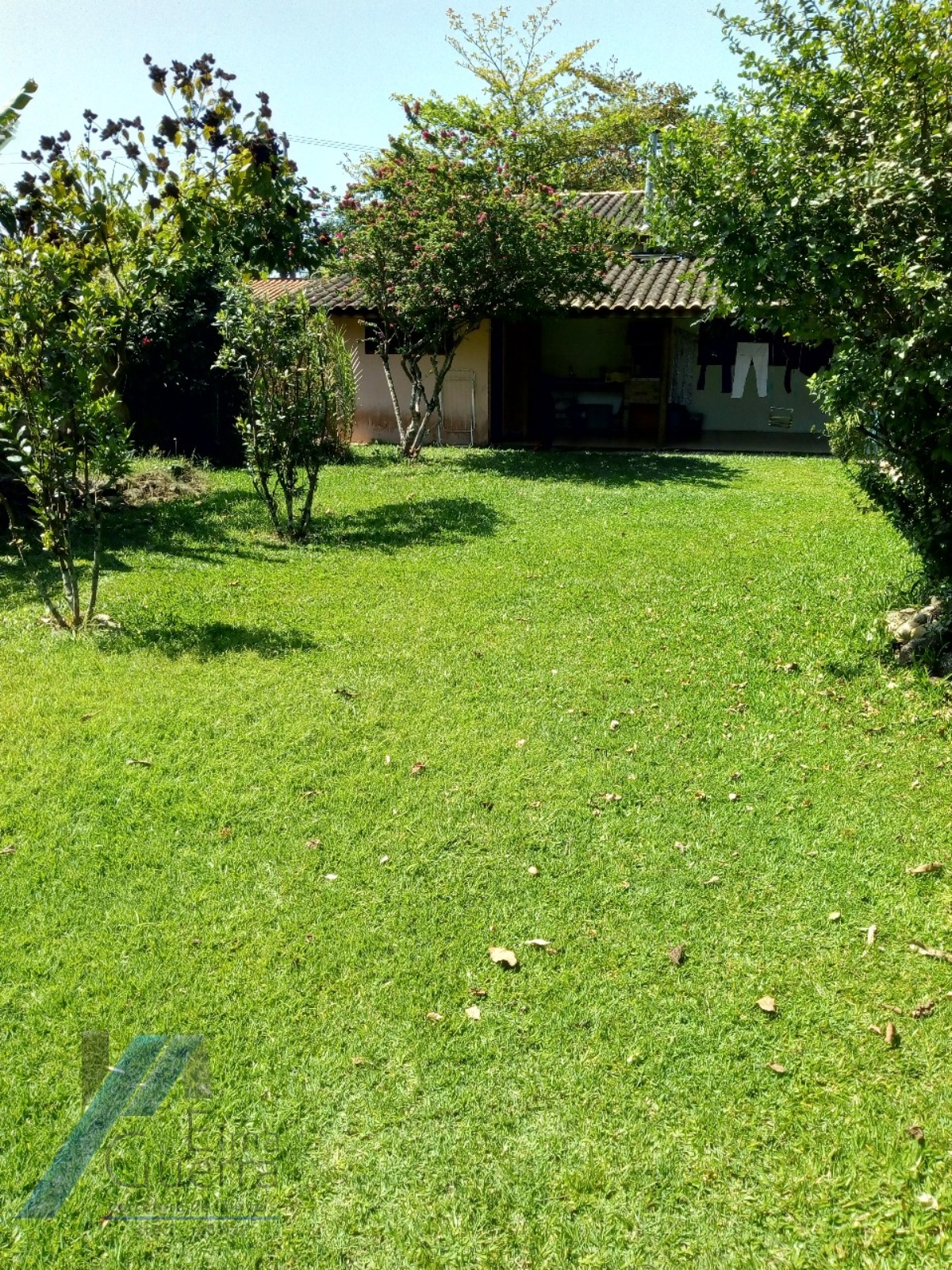 Ubatuba, Jardim Carolina - Casa com 714 m2 de terreno e área construída de 150m2, documentado.