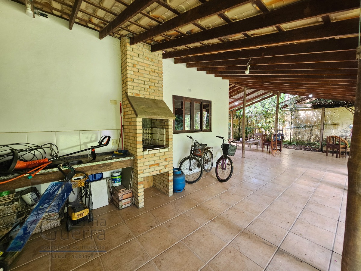 Ubatuba, Jardim Carolina - Casa com 714 m2 de terreno e área construída de 150m2, documentado.