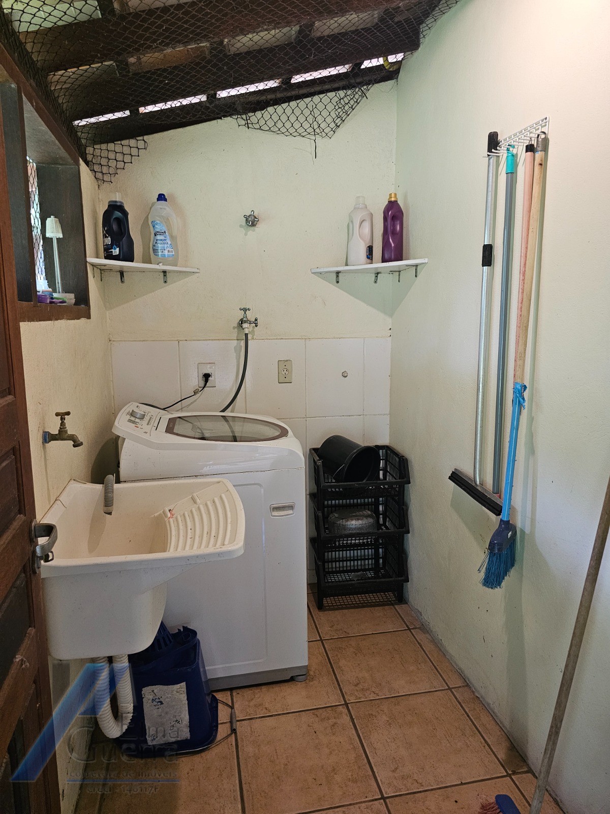 Ubatuba, Jardim Carolina - Casa com 714 m2 de terreno e área construída de 150m2, documentado.