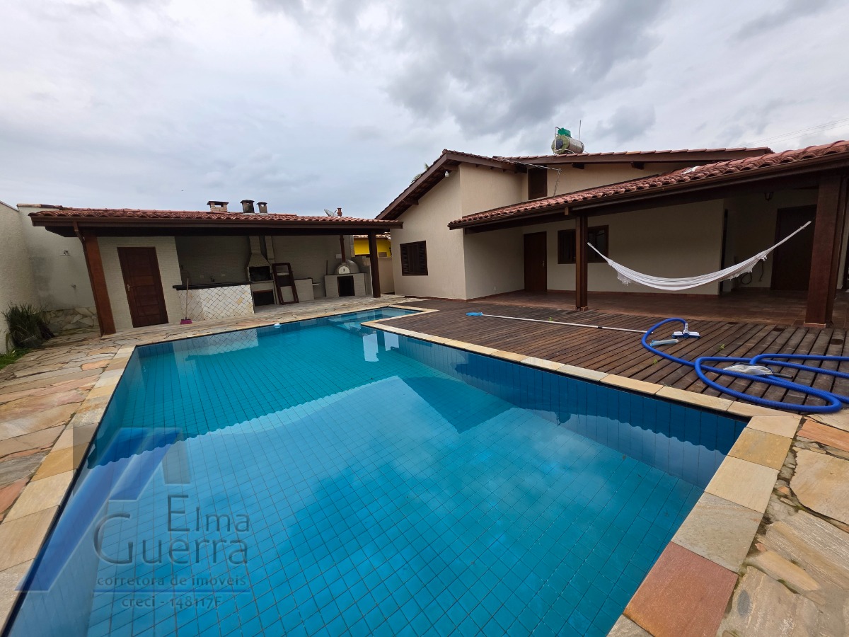 Casa, 3 quartos, 225 m² - Foto 1