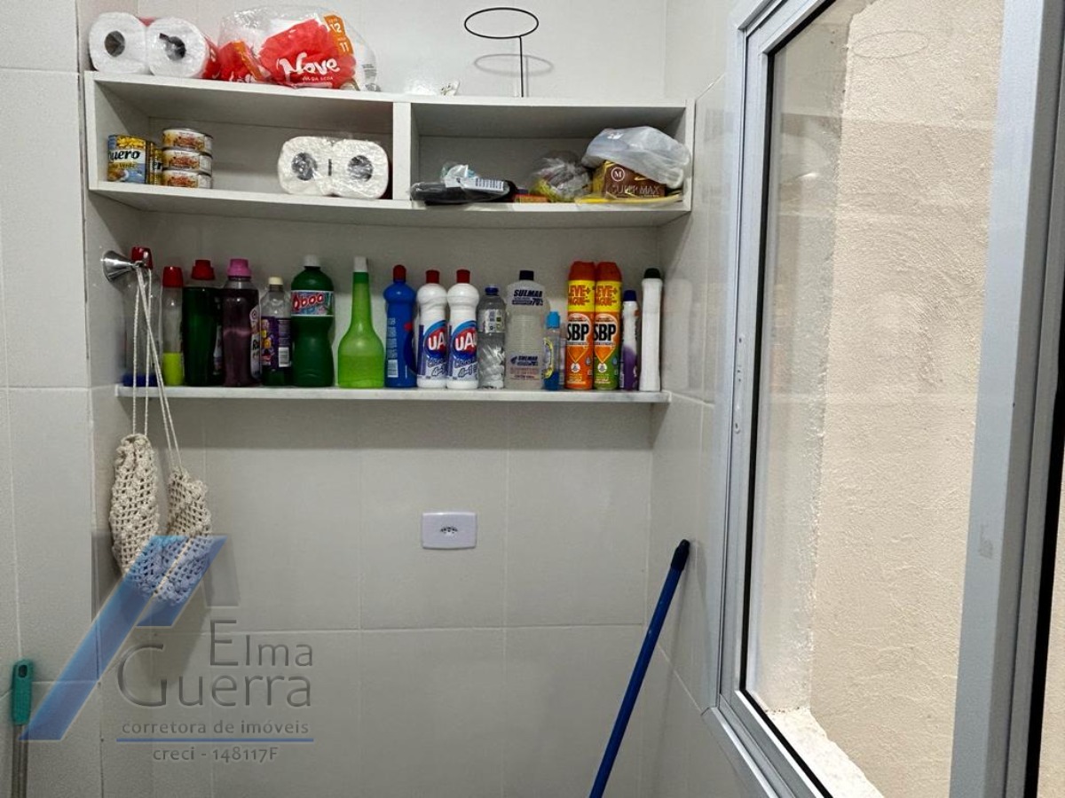 Ubatuba, Praia das Toninhas - Apartamento com 2 dormitórios sendo 01 suite a 300 metros do mar.
