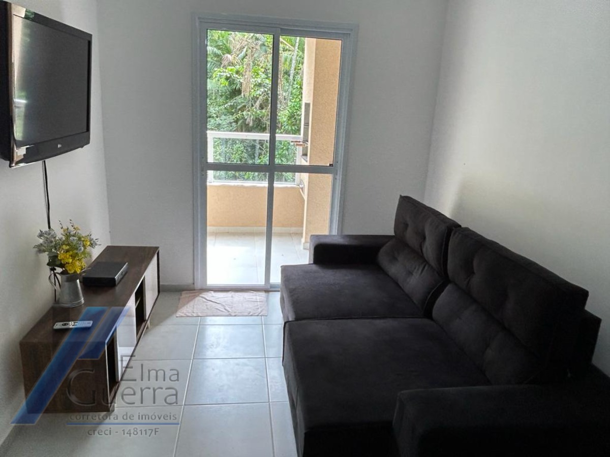 Ubatuba, Praia das Toninhas - Apartamento com 2 dormitórios sendo 01 suite a 300 metros do mar.